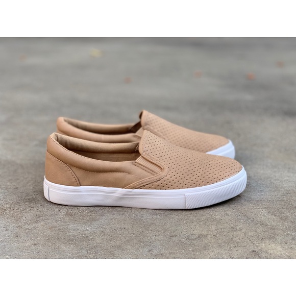 SODA Tracer Perforated Design Slip On Sneakers - Picture 2 of 4